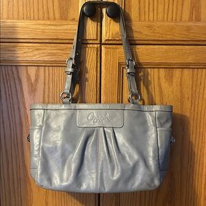 Coach Elegant Gray Leather Shoulder Bag